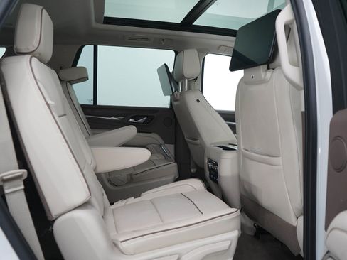 Used 2021 GMC Yukon Denali w/ Denali Ultimate Package AWD/4WD image 14