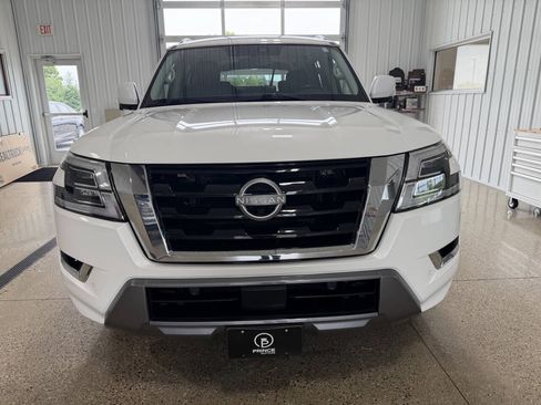 Used 2024 Nissan Armada SL w/ Captain's Chairs Package AWD/4WD image 8