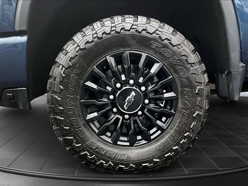 Used 2022 Chevrolet Silverado 3500 LTZ w/ LTZ Plus Package image 8