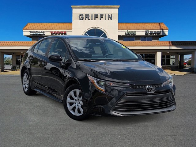 Used 2024 Toyota Corolla LE FWD image 1