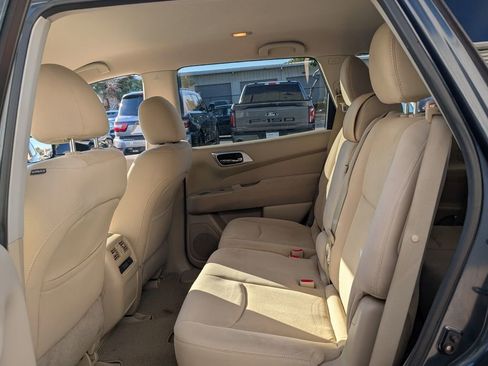 Used 2014 Nissan Pathfinder SV image 12