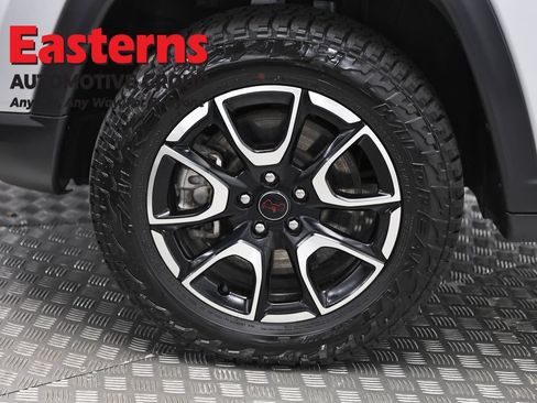 Used 2025 Jeep Compass Trailhawk w/ Trailer Tow Group AWD/4WD image 31