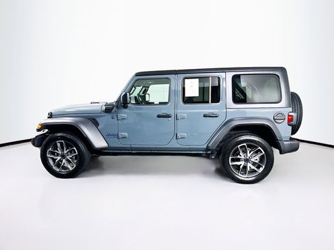 Used 2025 Jeep Wrangler Sport S w/ Convenience Group image 4