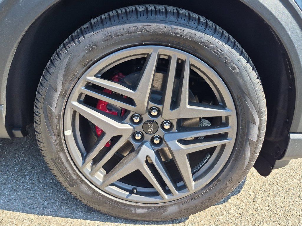 Used 2026 Ford Explorer ST-Line w/ ST-Line Street Pack RWD image 16