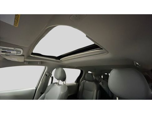 Used 2024 Toyota Sienna XLE image 13