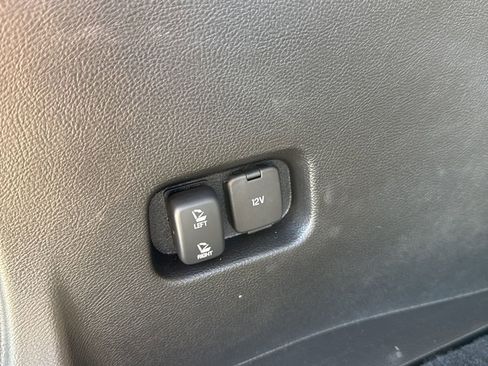 Used 2024 Ford Edge SEL w/ Convenience Package image 11