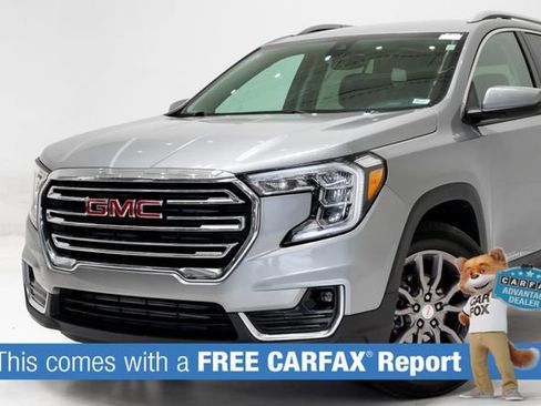 Used 2024 GMC Terrain SLT AWD/4WD image 2