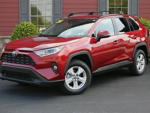 Used 2020 Toyota RAV4 XLE w/ Carpet Mat Package AWD/4WD image 1
