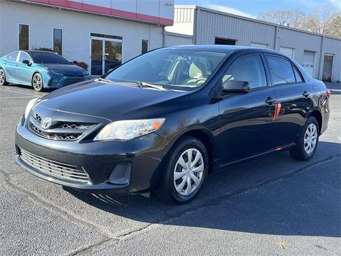 Used 2013 Toyota Corolla LE image 7