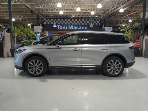 Used 2022 Lincoln Corsair AWD w/ Premium Package image 12