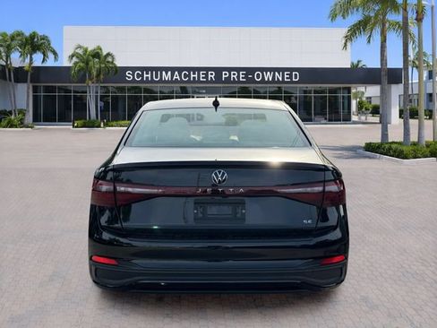 Used 2025 Volkswagen Jetta SE w/ Sunroof Package FWD image 6