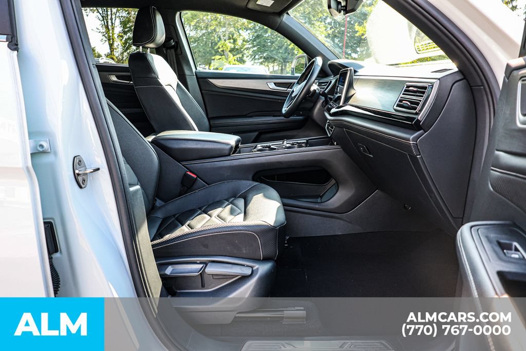 Used 2025 Volkswagen Atlas Cross Sport SE FWD image 20