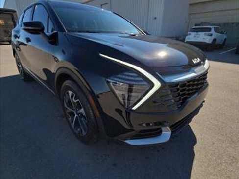 Used 2025 Kia Sportage EX image 3