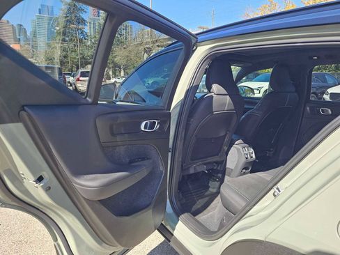 Certified 2023 Volvo XC40 Recharge Ultimate w/ Protection Package Premier AWD/4WD image 17