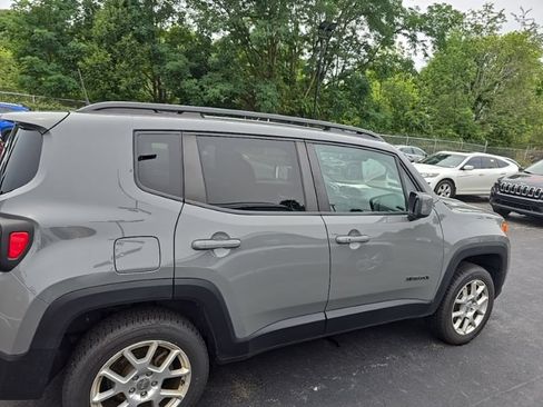 Used 2020 Jeep Renegade Latitude w/ Cold Weather Group AWD/4WD image 11