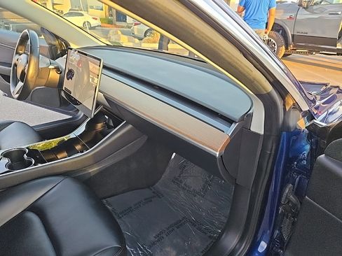 Used 2018 Tesla Model 3 Mid Range image 26