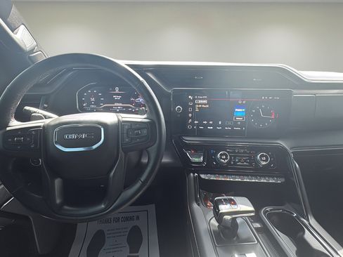 Used 2024 GMC Sierra 1500 AT4X image 10