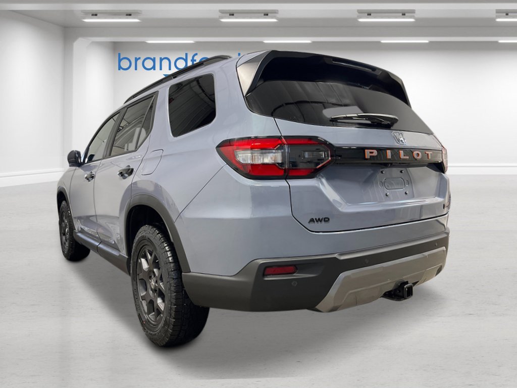 New 2026 Honda Pilot TrailSport image 3