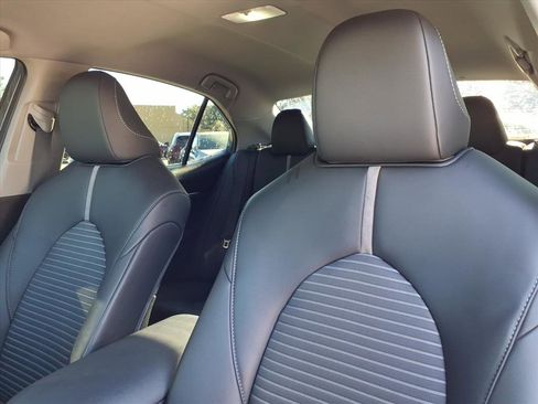 Used 2024 Toyota Camry SE image 15