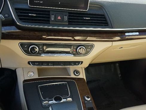 Used 2018 Audi Q5 2.0T Premium Plus w/ Premium Plus Package image 10