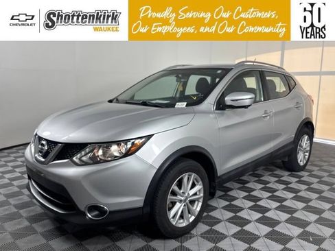 Used 2017 Nissan Rogue Sport SV w/ SV Premium Package AWD/4WD image 1