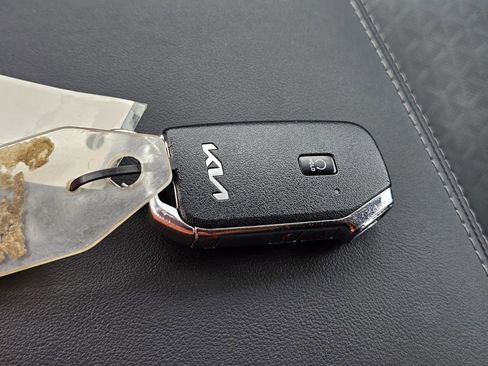 Certified 2023 Kia Sorento S w/ Panoramic Sunroof Package image 83