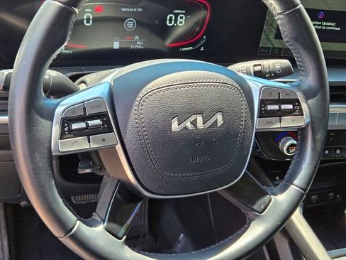 Used 2024 Kia Telluride S FWD image 26