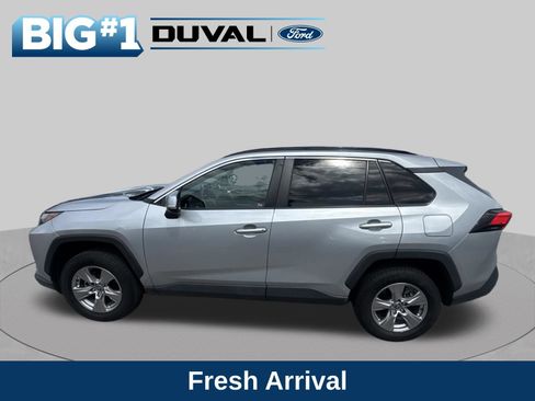 Used 2024 Toyota RAV4 XLE AWD/4WD image 5