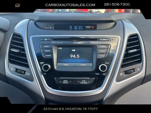 Used 2014 Hyundai Elantra SE w/ Option Group 02 FWD image 14