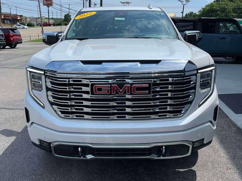 Used 2022 GMC Sierra 1500 Denali w/ Technology Package AWD/4WD image 8