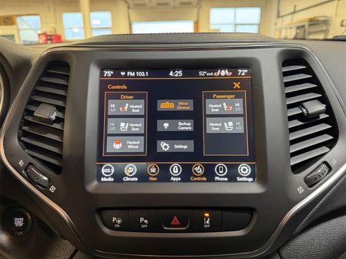 Used 2023 Jeep Cherokee Altitude Lux w/ Lux Elite Package image 30