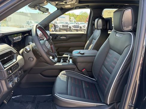 New 2026 GMC Yukon XL AT4 Ultimate AWD/4WD image 18
