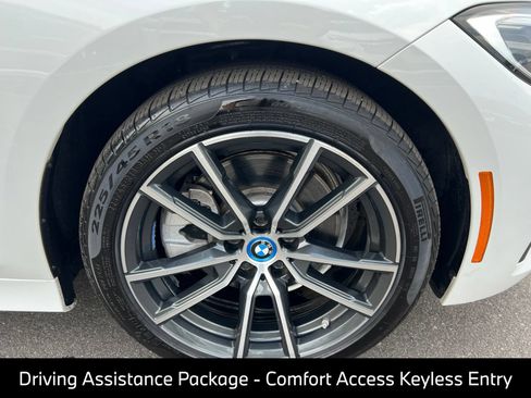 Used 2022 BMW 330e xDrive w/ Driving Assistance Package AWD/4WD image 13