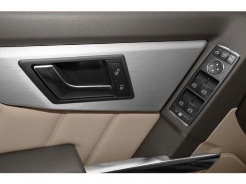 Used 2015 Mercedes-Benz GLK 350 4MATIC image 19