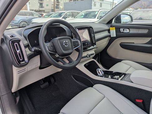 New 2026 Volvo XC40 B5 Plus w/ Protection Package Premier AWD/4WD image 10
