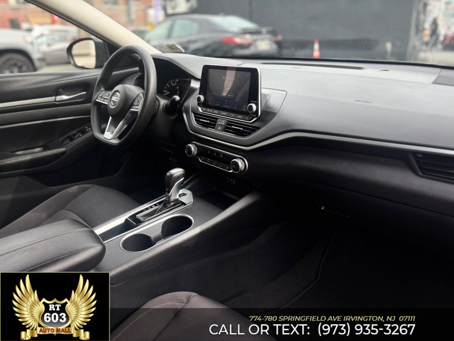 Used 2022 Nissan Altima 2.5 SV FWD image 14
