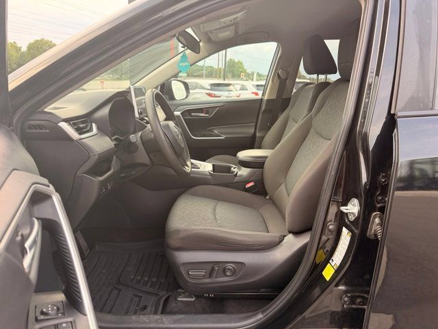 Used 2023 Toyota RAV4 XLE FWD image 20