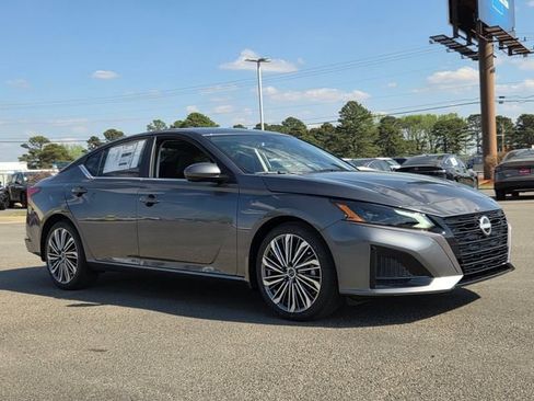 New 2026 Nissan Altima 2.5 SV FWD image 5