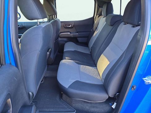 Used 2021 Toyota Tacoma TRD Off-Road w/ Technology Package image 19