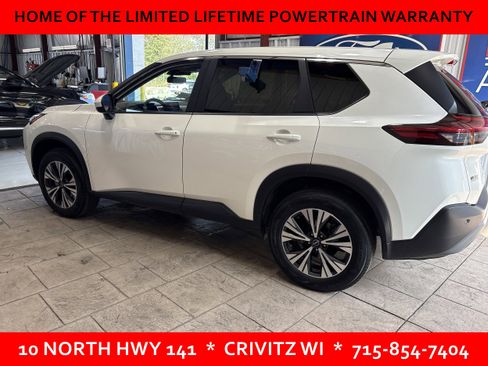 Used 2023 Nissan Rogue SV image 3