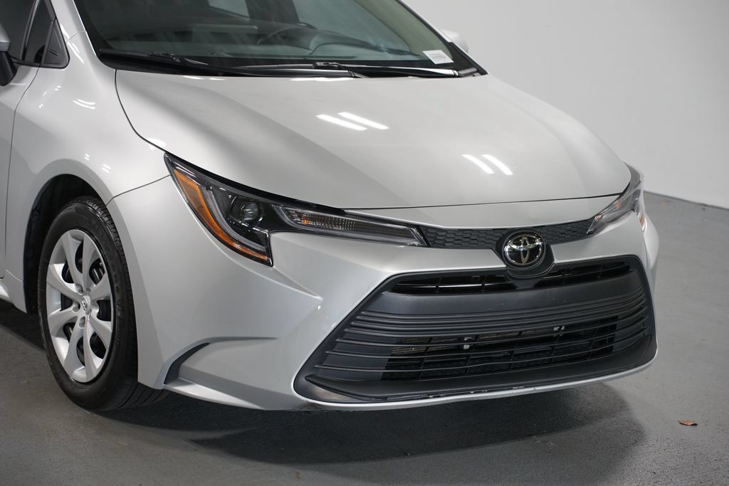 Certified 2026 Toyota Corolla LE FWD image 4