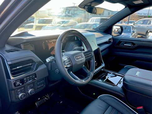 Used 2025 GMC Yukon XL AT4 Ultimate image 10