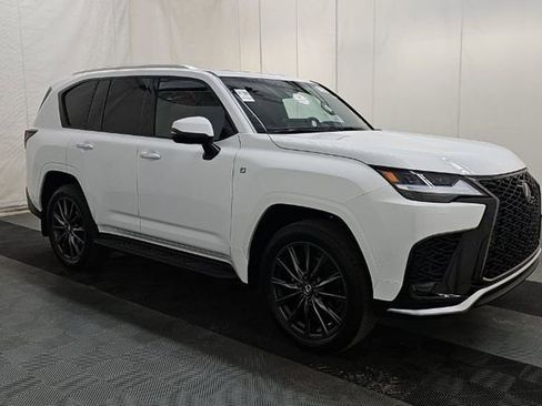 Used 2025 Lexus LX 700h F Sport image 3