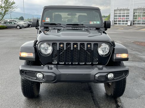 Used 2021 Jeep Gladiator Sport AWD/4WD image 9
