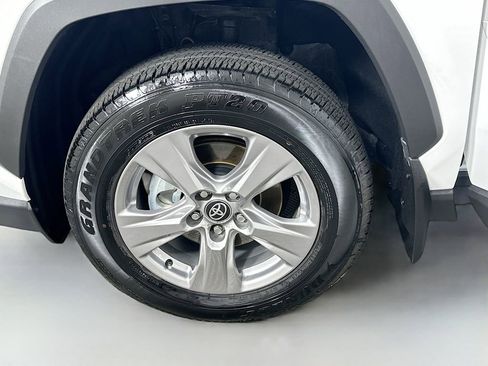Certified 2025 Toyota RAV4 XLE FWD image 31