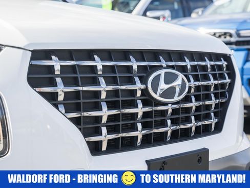 Used 2024 Hyundai Venue SEL image 10