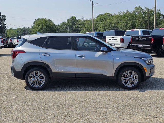 Used 2026 Kia Seltos LX FWD image 7
