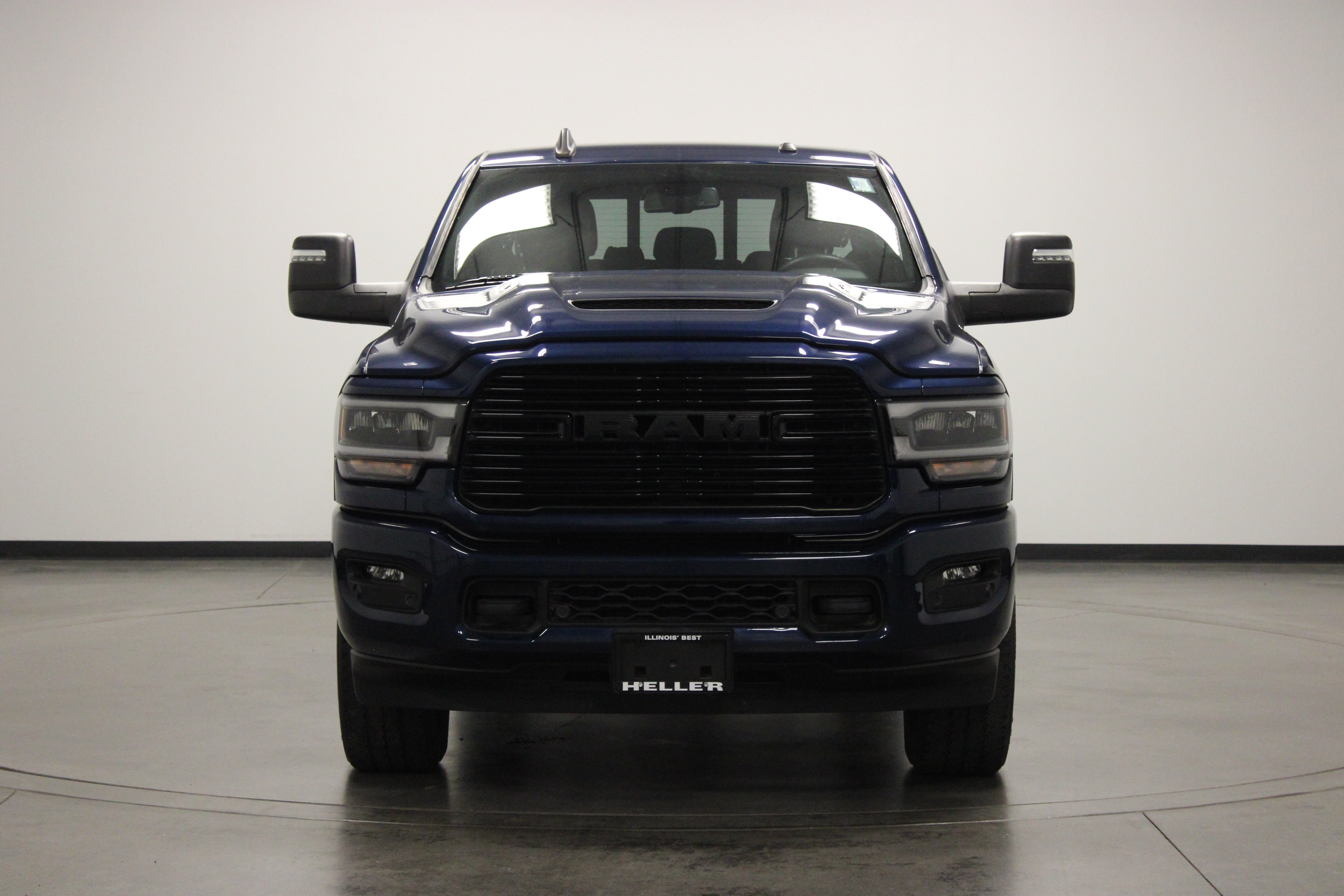 Used 2023 RAM 2500 Laramie AWD/4WD image 3
