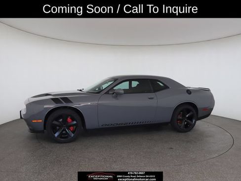 Used 2018 Dodge Challenger SXT RWD image 5