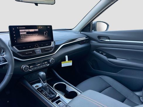 New 2025 Nissan Altima 2.5 SR w/ SR Premium Package image 23